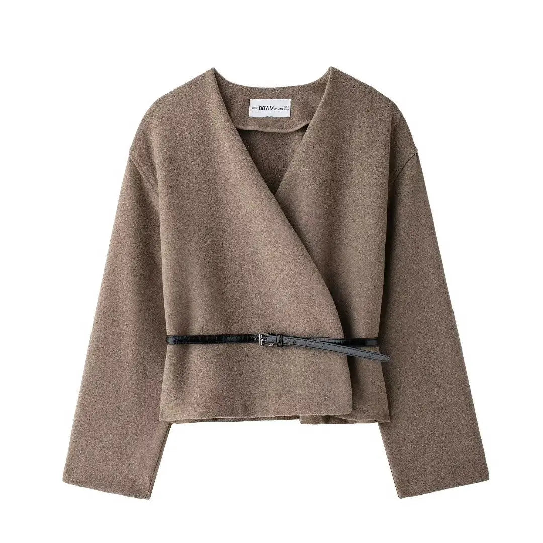 Soft V-Neck Wrap – Clean Lines, Refined Finish